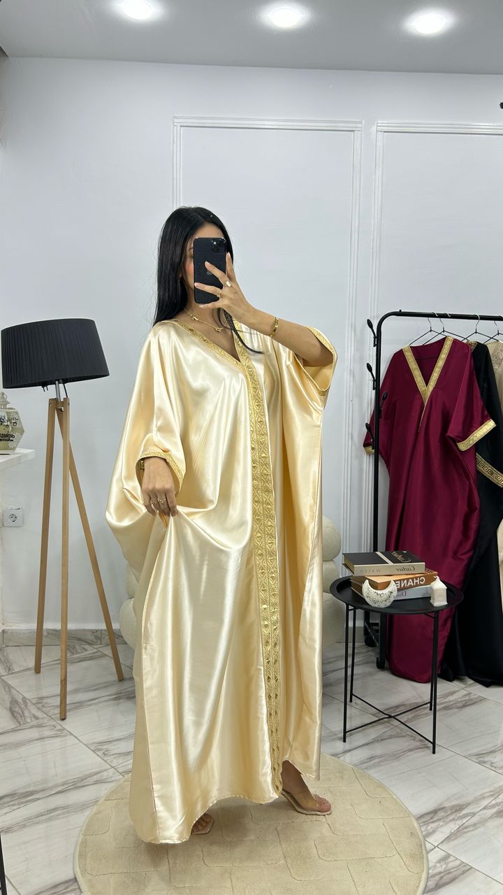 ارتدي الفستان العيد